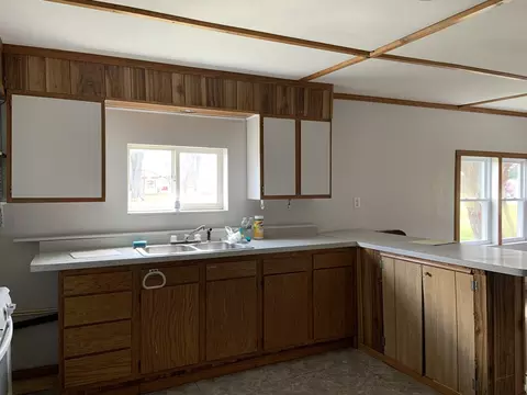 327 N Maple St, Compton, IL 61318 photo 4