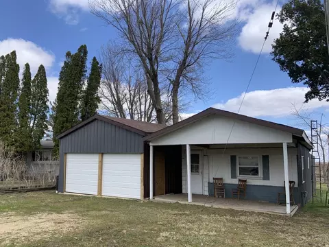 327 N Maple St, Compton, IL 61318 photo 1