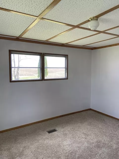 327 N Maple St, Compton, IL 61318 photo 8