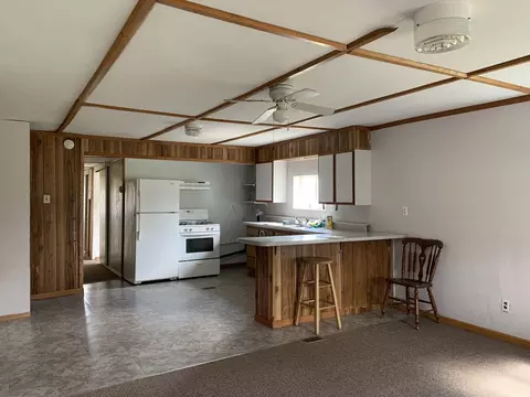 327 N Maple St, Compton, IL 61318 photo 6