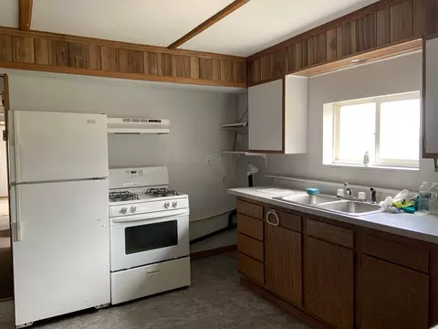 327 N Maple St, Compton, IL 61318 photo 3