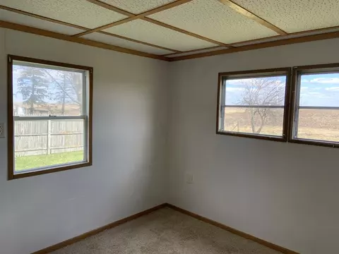 327 N Maple St, Compton, IL 61318 photo 7