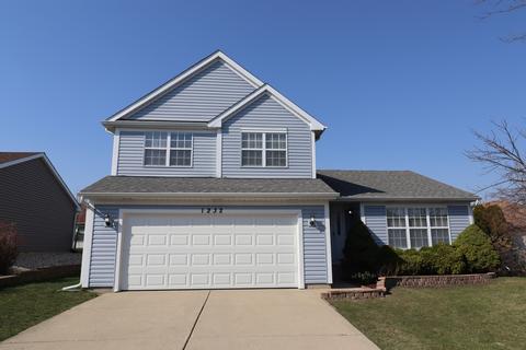 1232 Clover Ln, Hoffman Estates, IL 60192 photo 1