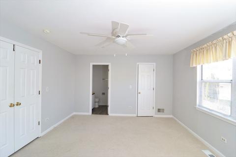 1232 Clover Ln, Hoffman Estates, IL 60192 photo 9