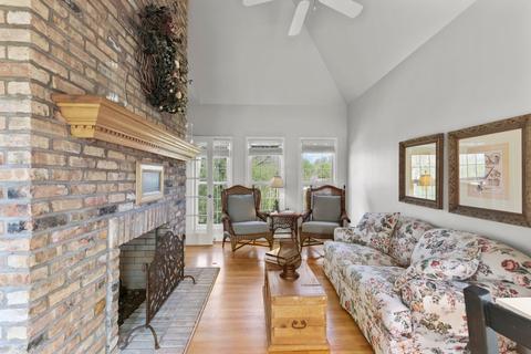 2010 Howard St, Wheaton, IL 60187 photo 12