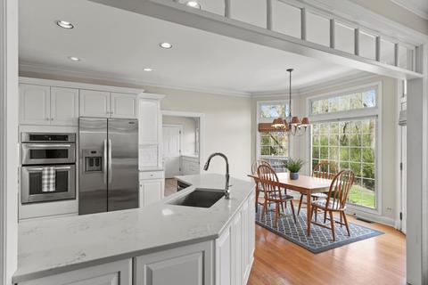 2010 Howard St, Wheaton, IL 60187 photo 8
