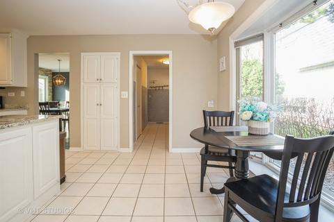 1477 Stonebridge Trl, Wheaton, IL 60189 photo 10