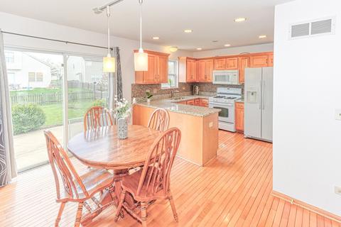 1623 Whispering Oaks Dr, Plainfield, IL 60586 photo 4