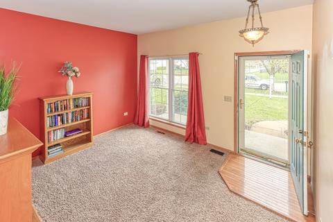1623 Whispering Oaks Dr, Plainfield, IL 60586 photo 2
