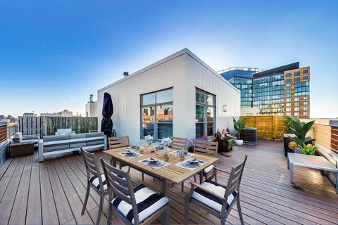 950 W Huron St #604, Chicago, IL 60642 photo 2