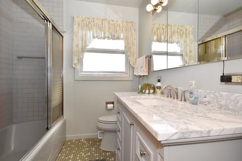 589 N 7th Ave, Des Plaines, IL 60016 photo 21