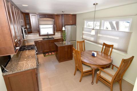 589 N 7th Ave, Des Plaines, IL 60016 photo 15