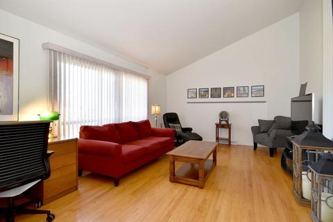 589 N 7th Ave, Des Plaines, IL 60016 photo 8