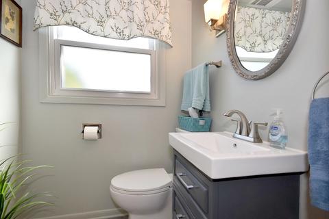 589 N 7th Ave, Des Plaines, IL 60016 photo 16