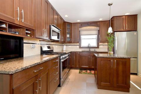 589 N 7th Ave, Des Plaines, IL 60016 photo 9