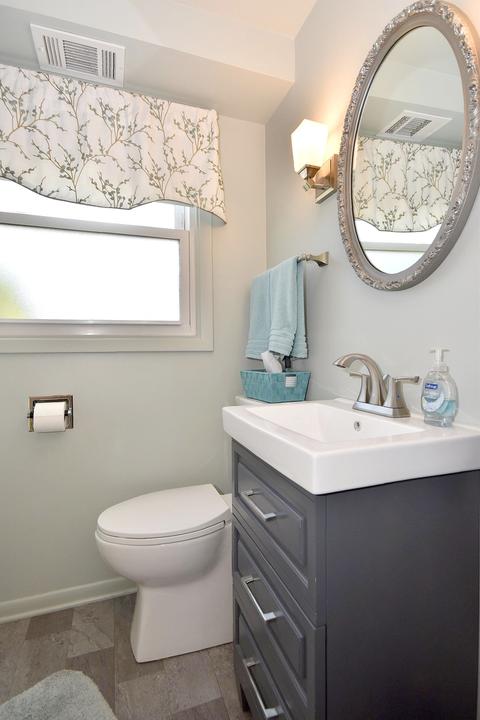 589 N 7th Ave, Des Plaines, IL 60016 photo 17