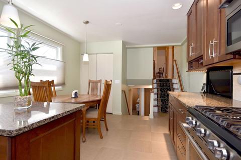 589 N 7th Ave, Des Plaines, IL 60016 photo 13