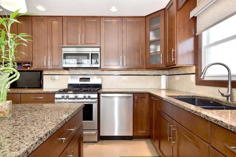 589 N 7th Ave, Des Plaines, IL 60016 photo 10
