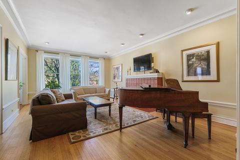 1053 E Hyde Park Blvd #1, Chicago, IL 60615 photo 3