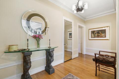 1053 E Hyde Park Blvd #1, Chicago, IL 60615 photo 2