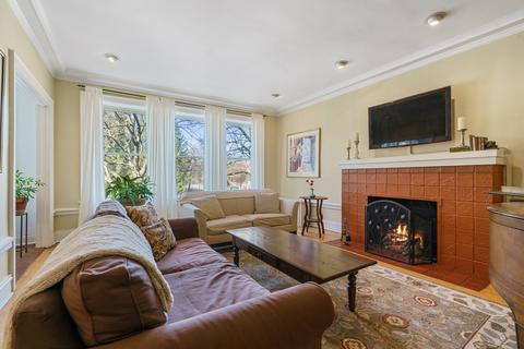 1053 E Hyde Park Blvd #1, Chicago, IL 60615 photo 4