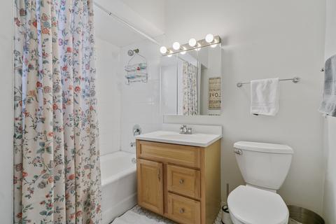 1053 E Hyde Park Blvd #1, Chicago, IL 60615 photo 14