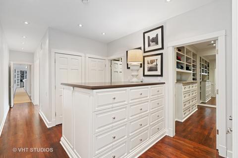 38 Elm St, Chicago, IL 60611 photo 35