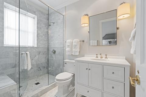 38 Elm St, Chicago, IL 60611 photo 43