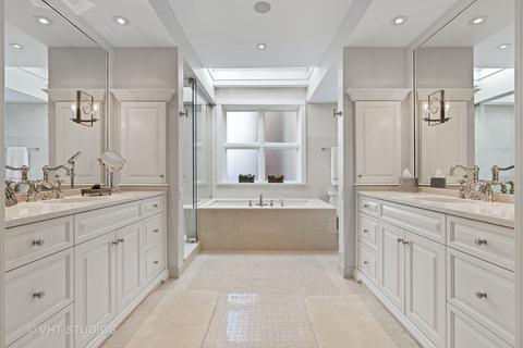38 Elm St, Chicago, IL 60611 photo 36