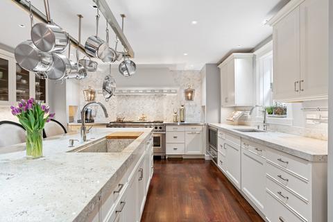 38 Elm St, Chicago, IL 60611 photo 18