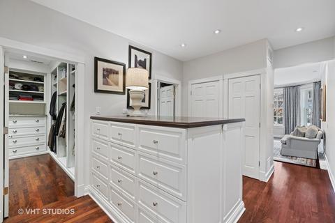 38 Elm St, Chicago, IL 60611 photo 34