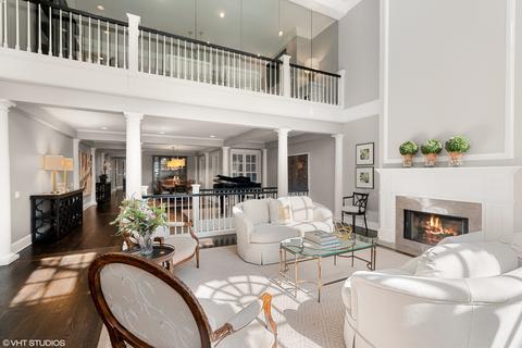 38 Elm St, Chicago, IL 60611 photo 8