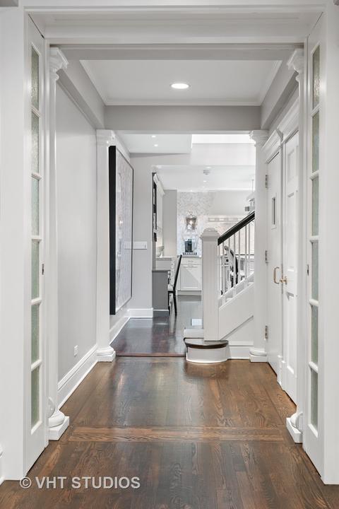38 Elm St, Chicago, IL 60611 photo 15