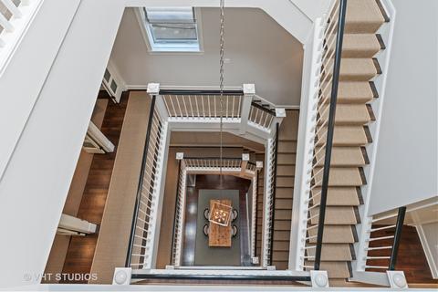 38 Elm St, Chicago, IL 60611 photo 49