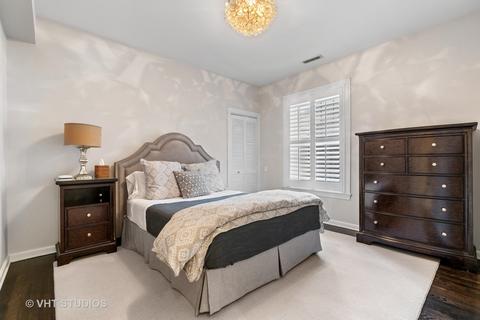 38 Elm St, Chicago, IL 60611 photo 41