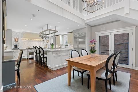38 Elm St, Chicago, IL 60611 photo 22