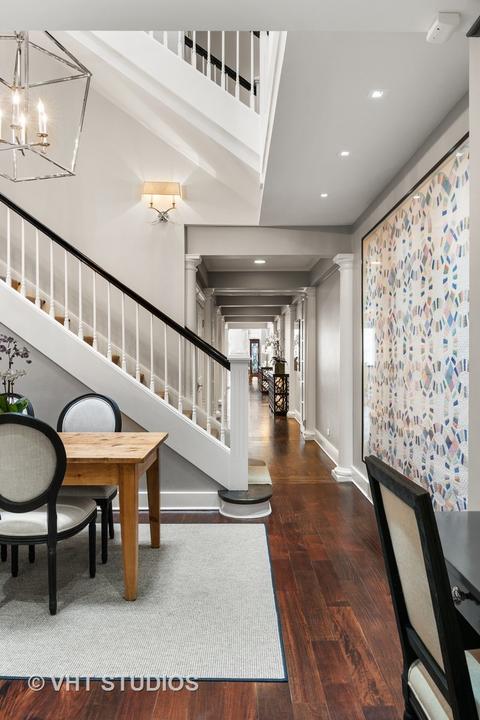 38 Elm St, Chicago, IL 60611 photo 24