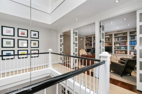 38 Elm St, Chicago, IL 60611 photo 26