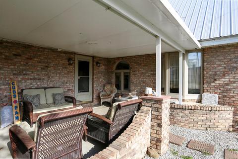 114 E 4th St, Tilton, IL 61833 photo 8