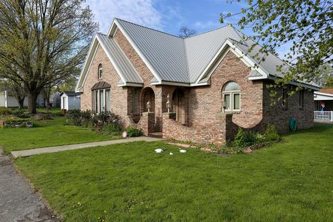 114 E 4th St, Tilton, IL 61833 photo 2