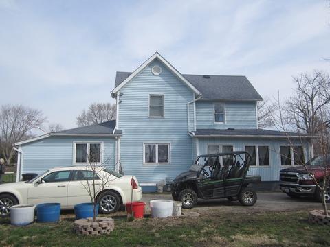 350 S 1st St, Sheldon, IL 60966 photo 2