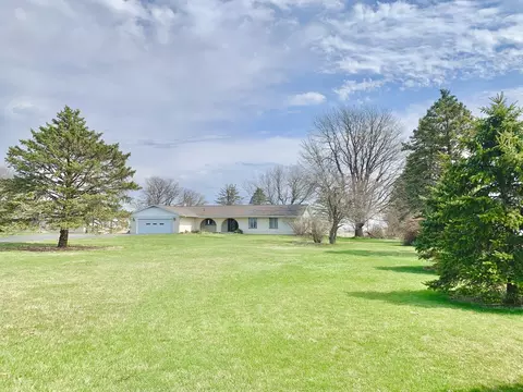 2956 E 13th Rd, Ottawa, IL 61350 photo 1