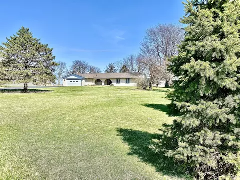 2956 E 13th Rd, Ottawa, IL 61350 photo 2