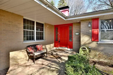 537 Wendt Ave, East Dundee, IL 60118 photo 2