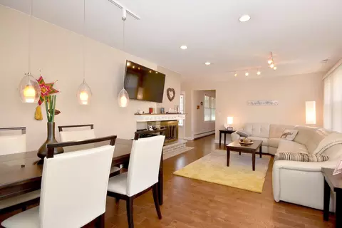537 Wendt Ave, East Dundee, IL 60118 photo 5