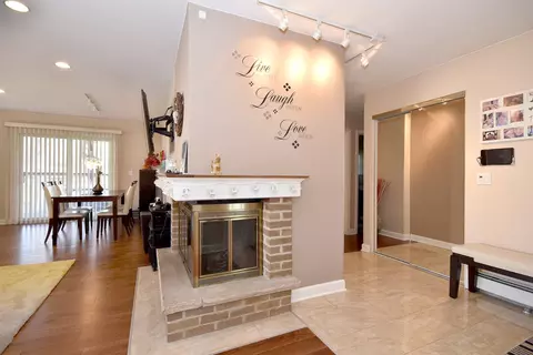 537 Wendt Ave, East Dundee, IL 60118 photo 7