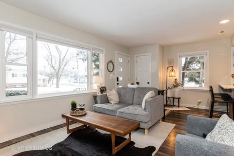 142 S Eastern Ave, Bartlett, IL 60103 photo 3