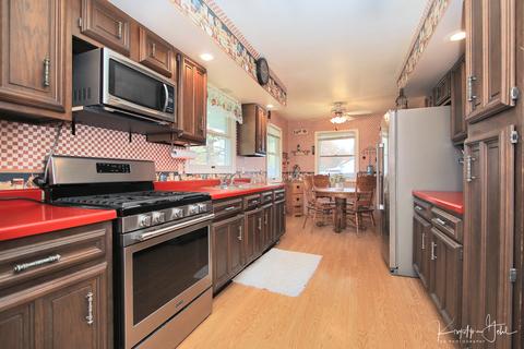 139 Circle Dr E, Montgomery, IL 60538 photo 6