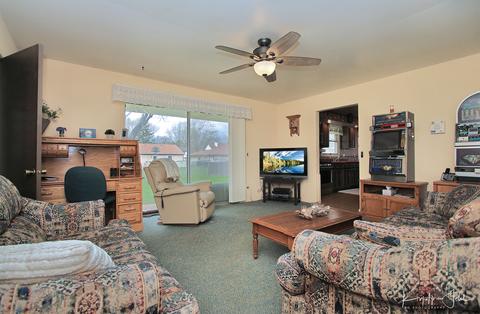 139 Circle Dr E, Montgomery, IL 60538 photo 9
