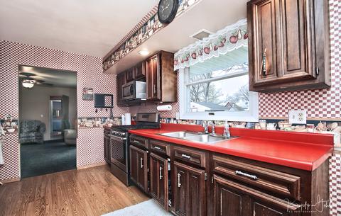 139 Circle Dr E, Montgomery, IL 60538 photo 7